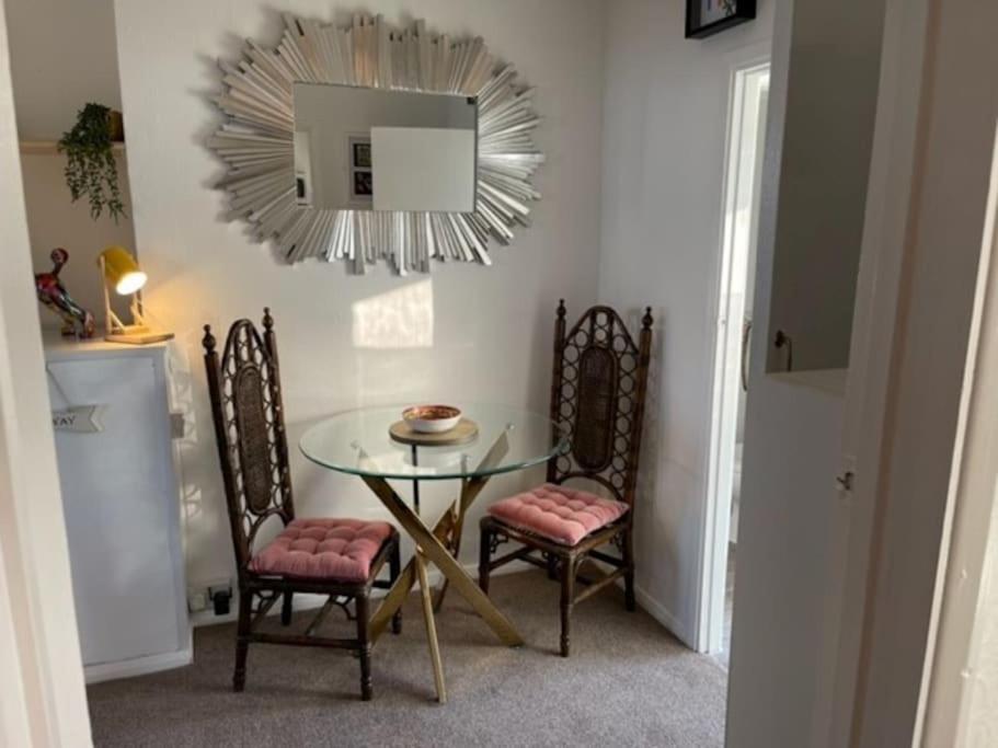 "The Quirky" Seafront Apartment イーストボーン エクステリア 写真