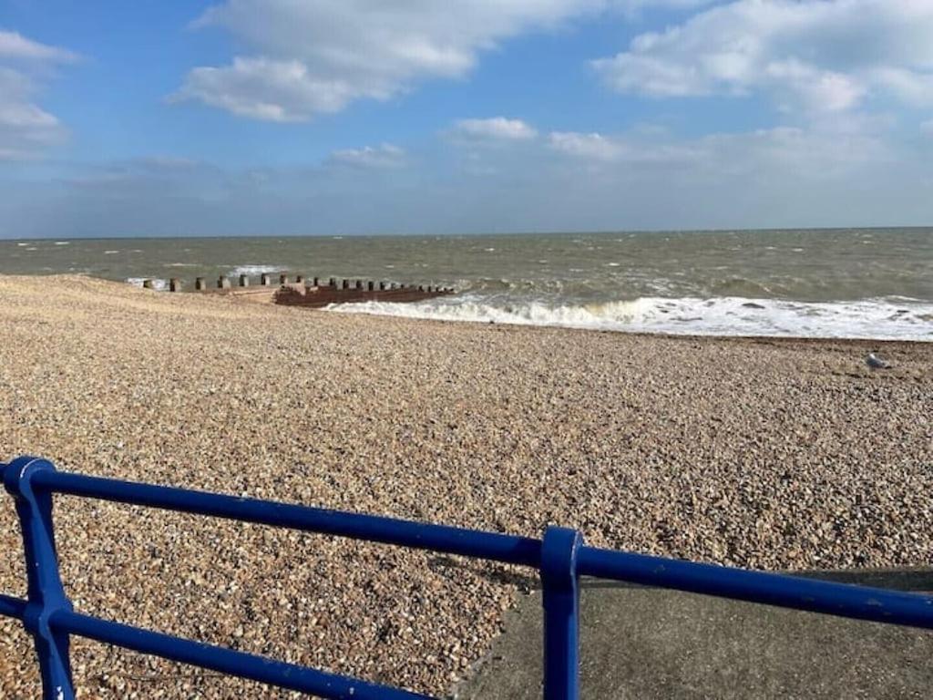 "The Quirky" Seafront Apartment イーストボーン エクステリア 写真