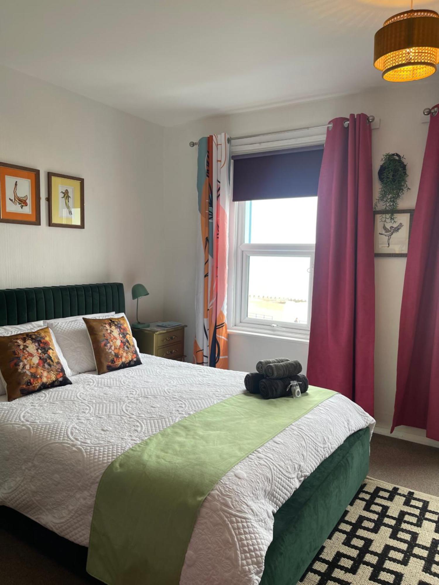"The Quirky" Seafront Apartment イーストボーン エクステリア 写真